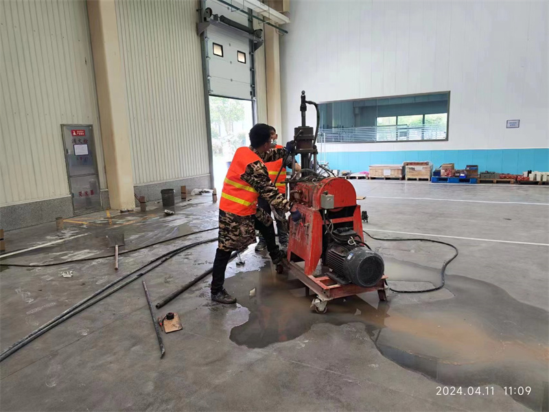 阿拉尔厂房地面下沉塌陷注浆加固施工